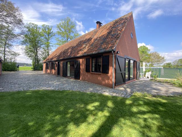 Außenseite Ferienhaus [Sommer]