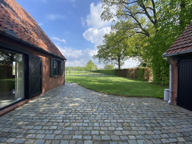 Außenseite Ferienhaus [Sommer]