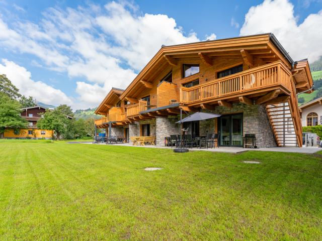 Außenseite Ferienhaus [Sommer]