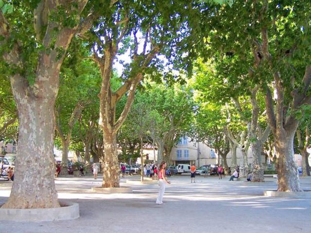 Dans la région (>5 km)