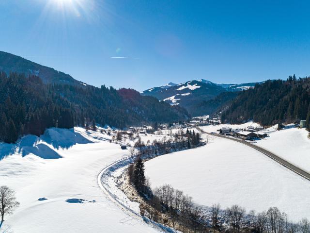 Immediate Surroundings [winter] (<1 km)