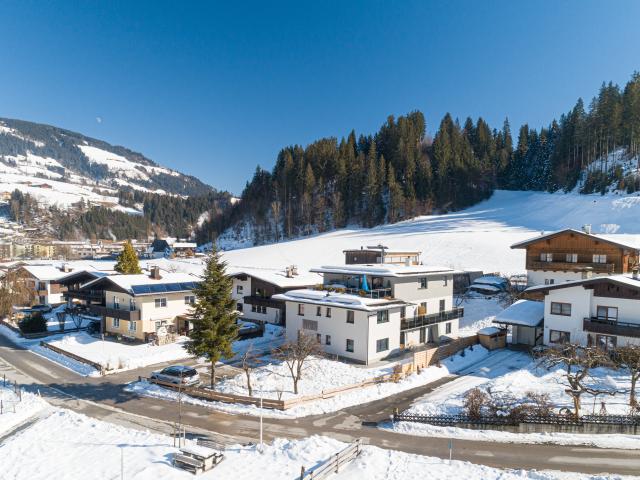 Außenseite Ferienhaus [Winter]