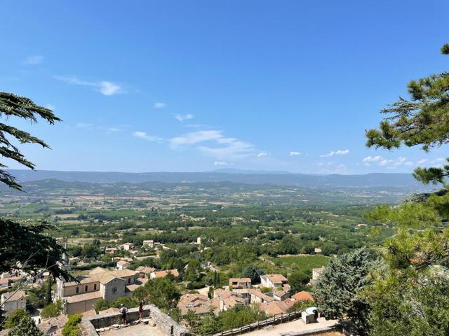 Surroundings (1-5 km)