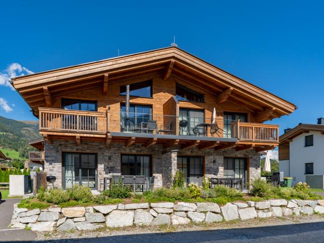 Außenseite Ferienhaus [Sommer]