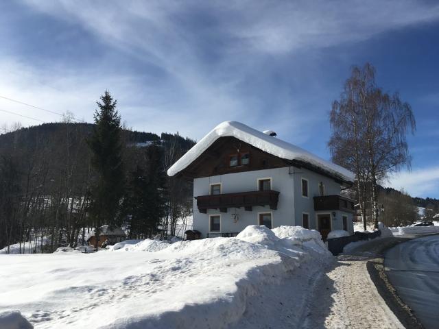 Außenseite Ferienhaus [Winter]