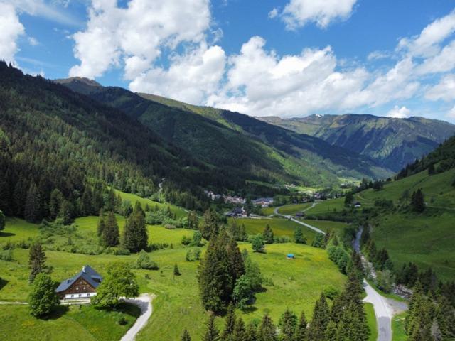 Immediate Surroundings [summer] (<1 km)