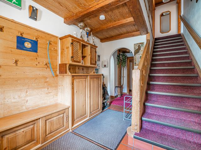 Entrance / Reception