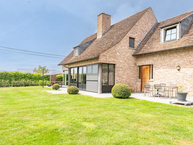 Außenseite Ferienhaus [Sommer]