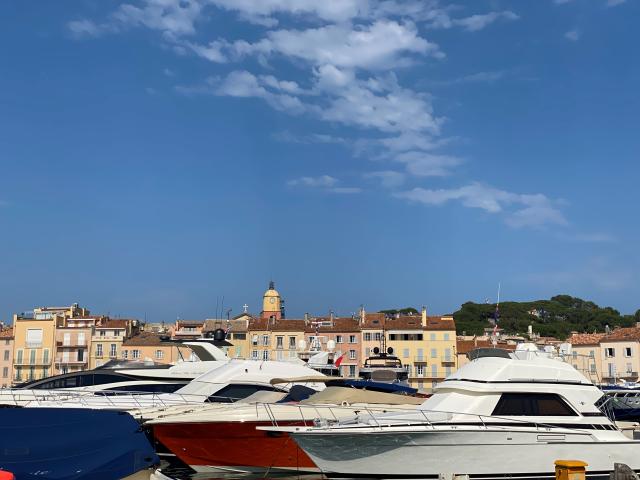 Dans la région (>5 km)