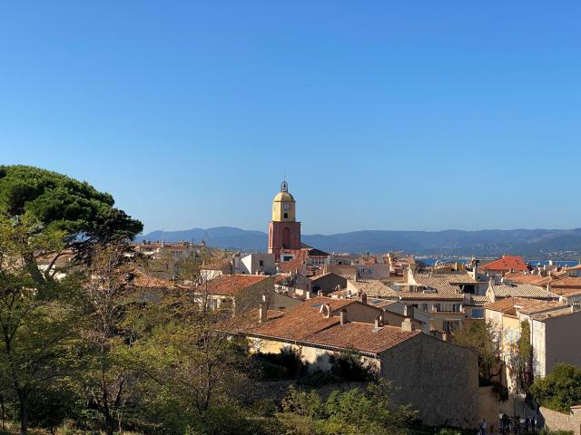 Dans la région (>5 km)