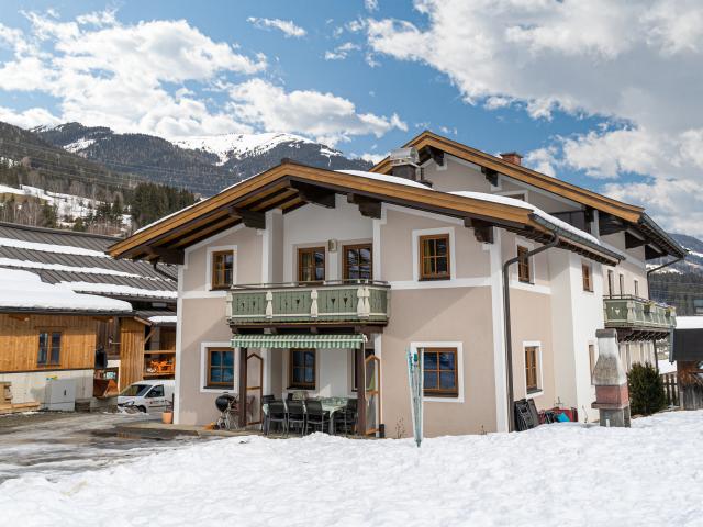 Außenseite Ferienhaus [Winter]