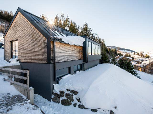 Außenseite Ferienhaus [Winter]