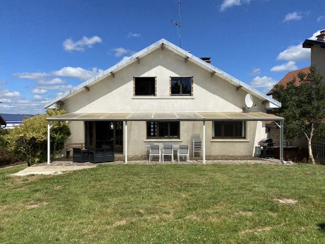 Außenseite Ferienhaus [Sommer]