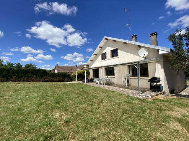 Außenseite Ferienhaus [Sommer]