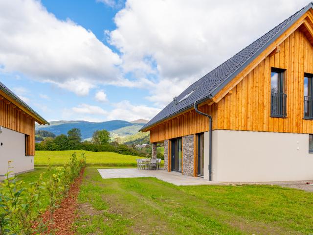 Außenseite Ferienhaus [Sommer]