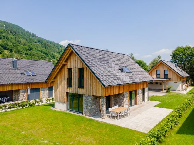 Außenseite Ferienhaus [Sommer]