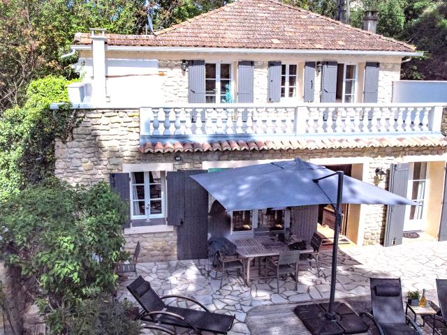 Außenseite Ferienhaus [Sommer]