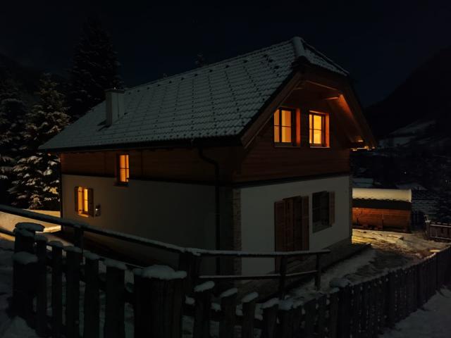 Außenseite Ferienhaus [Winter]
