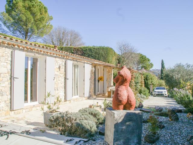 Außenseite Ferienhaus [Sommer]