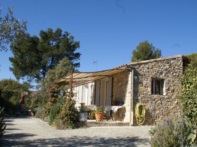 Außenseite Ferienhaus [Sommer]