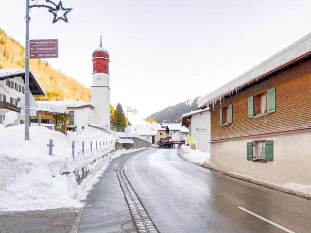 Immediate Surroundings (<1 km)