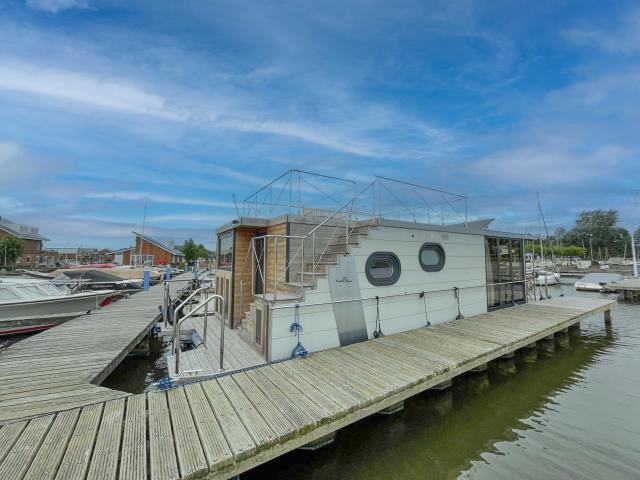 Außenseite Ferienhaus [Sommer]