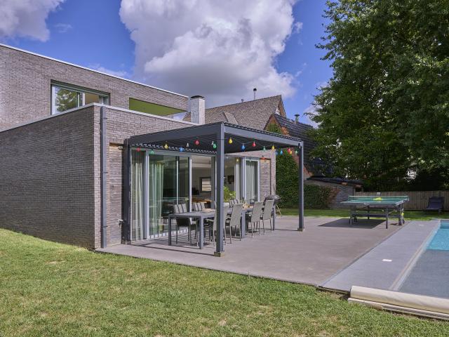 Außenseite Ferienhaus [Sommer]