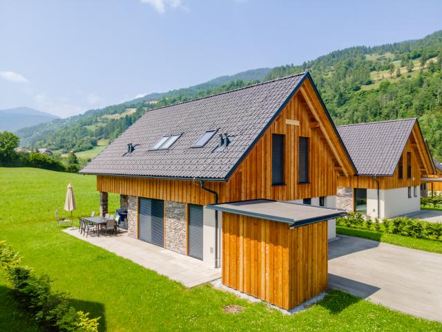 Außenseite Ferienhaus [Sommer]