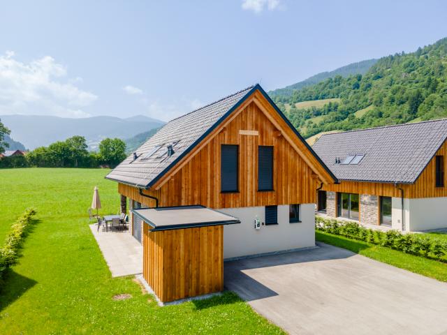 Außenseite Ferienhaus [Sommer]