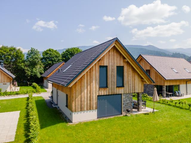 Außenseite Ferienhaus [Sommer]