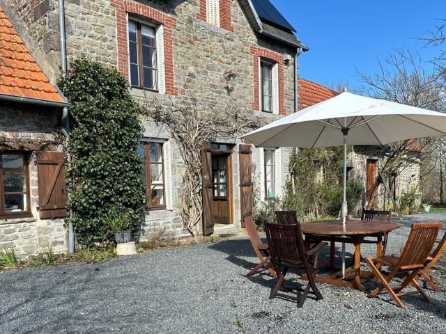 Außenseite Ferienhaus [Sommer]