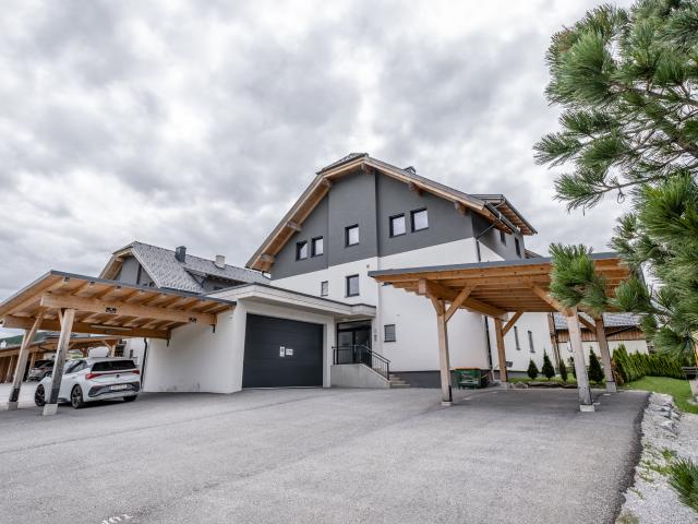 Außenseite Ferienhaus [Sommer]