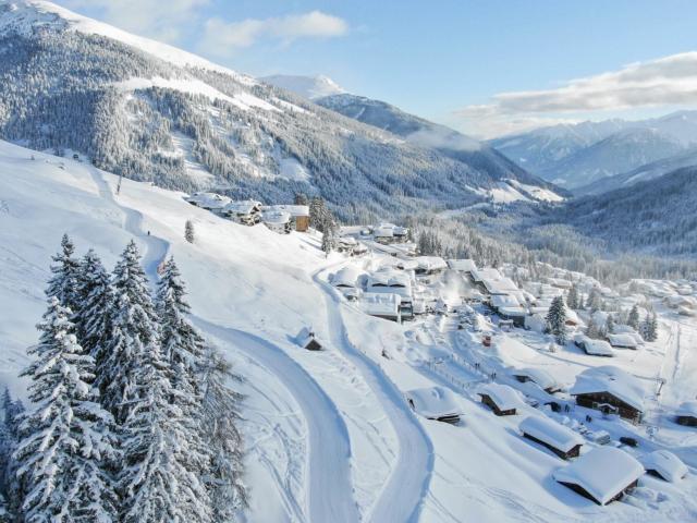 Immediate Surroundings [winter] (<1 km)