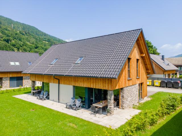 Außenseite Ferienhaus [Sommer]