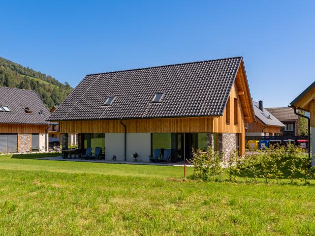 Außenseite Ferienhaus [Sommer]