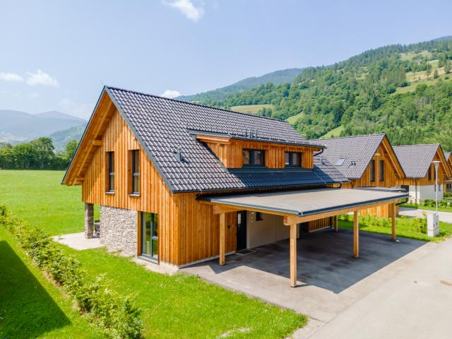 Außenseite Ferienhaus [Sommer]