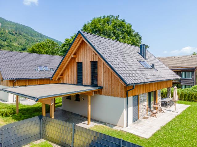 Außenseite Ferienhaus [Sommer]