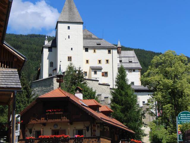 Immediate Surroundings [summer] (<1 km)