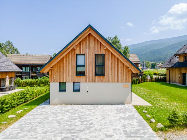 Außenseite Ferienhaus [Sommer]