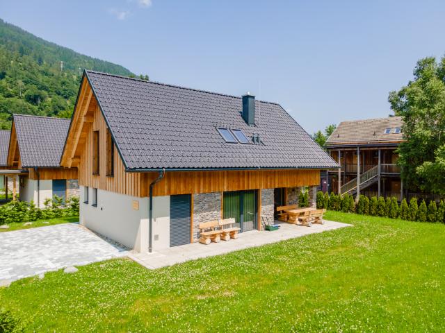 Außenseite Ferienhaus [Sommer]
