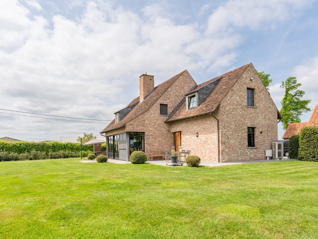 Außenseite Ferienhaus [Sommer]