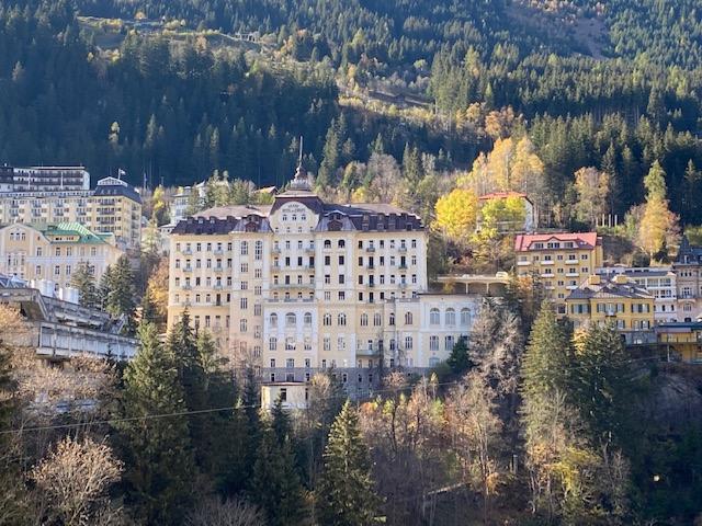 Immediate Surroundings (<1 km)