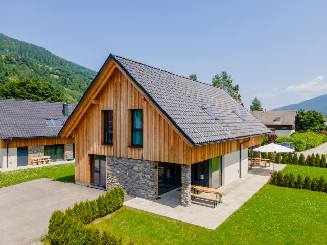 Außenseite Ferienhaus [Sommer]