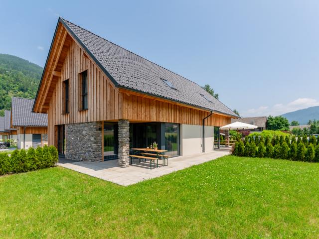 Außenseite Ferienhaus [Sommer]