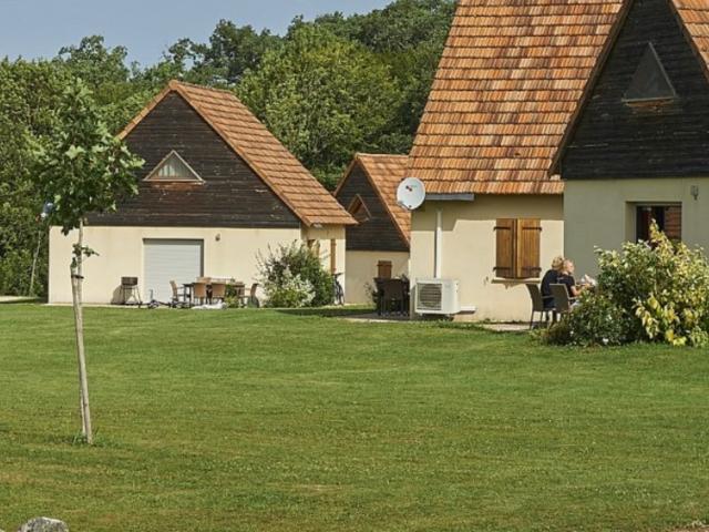 Außenseite Ferienhaus [Sommer]