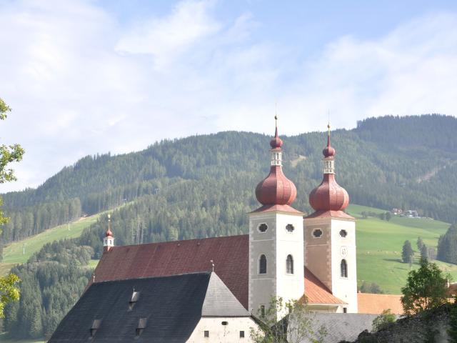 Surroundings (1-5 km)