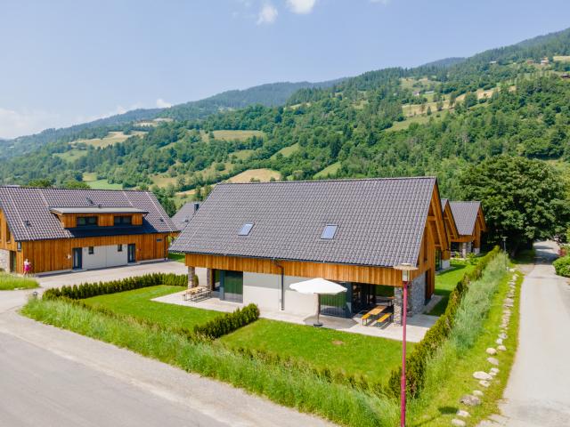 Außenseite Ferienhaus [Sommer]