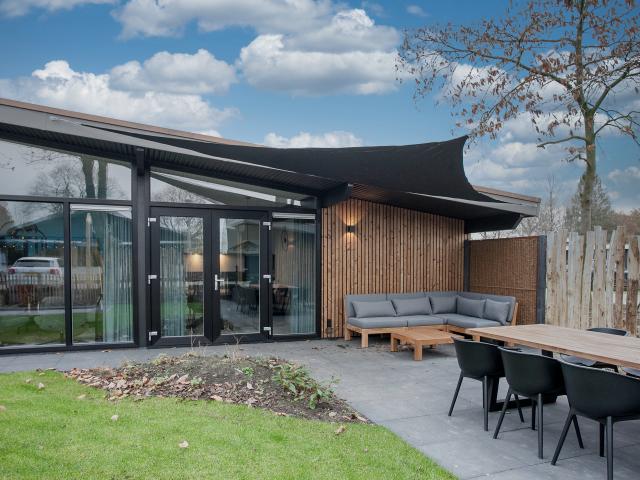 Außenseite Ferienhaus [Sommer]