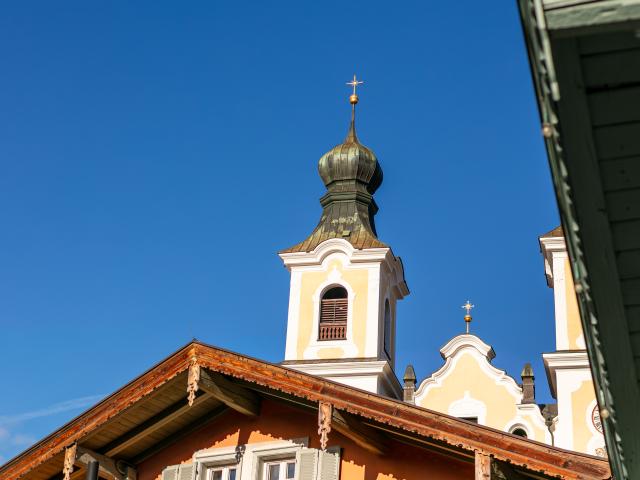 Immediate Surroundings (<1 km)