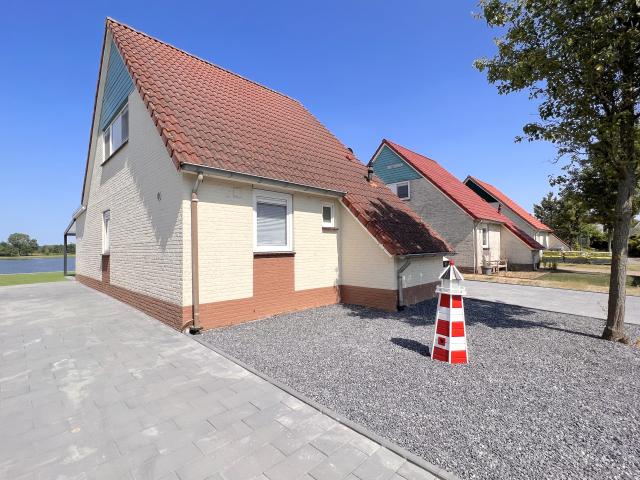 Außenseite Ferienhaus [Sommer]